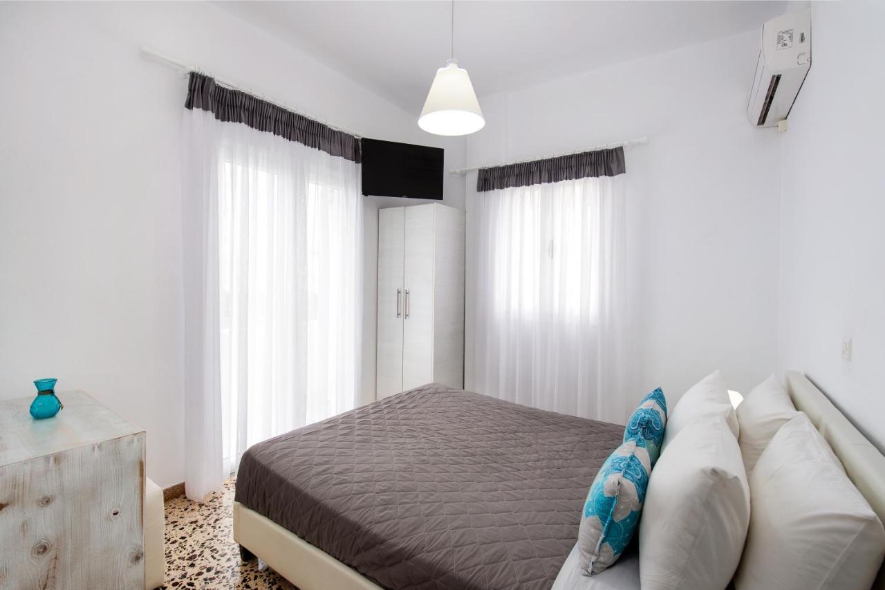 Villa Kavallaris & Apartments メッサリア エクステリア 写真